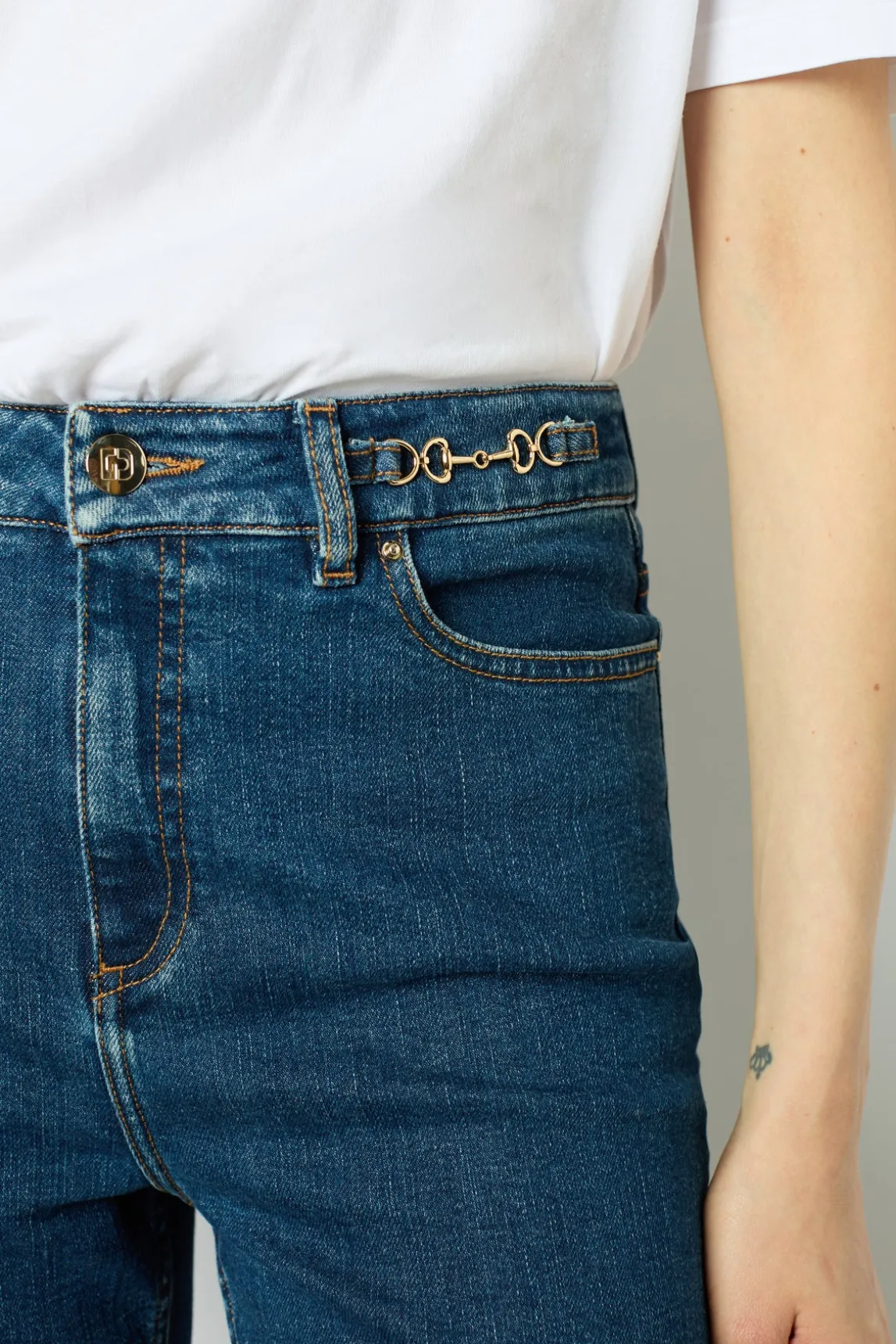 Bootcut jeans with gold buckles - NAIADE