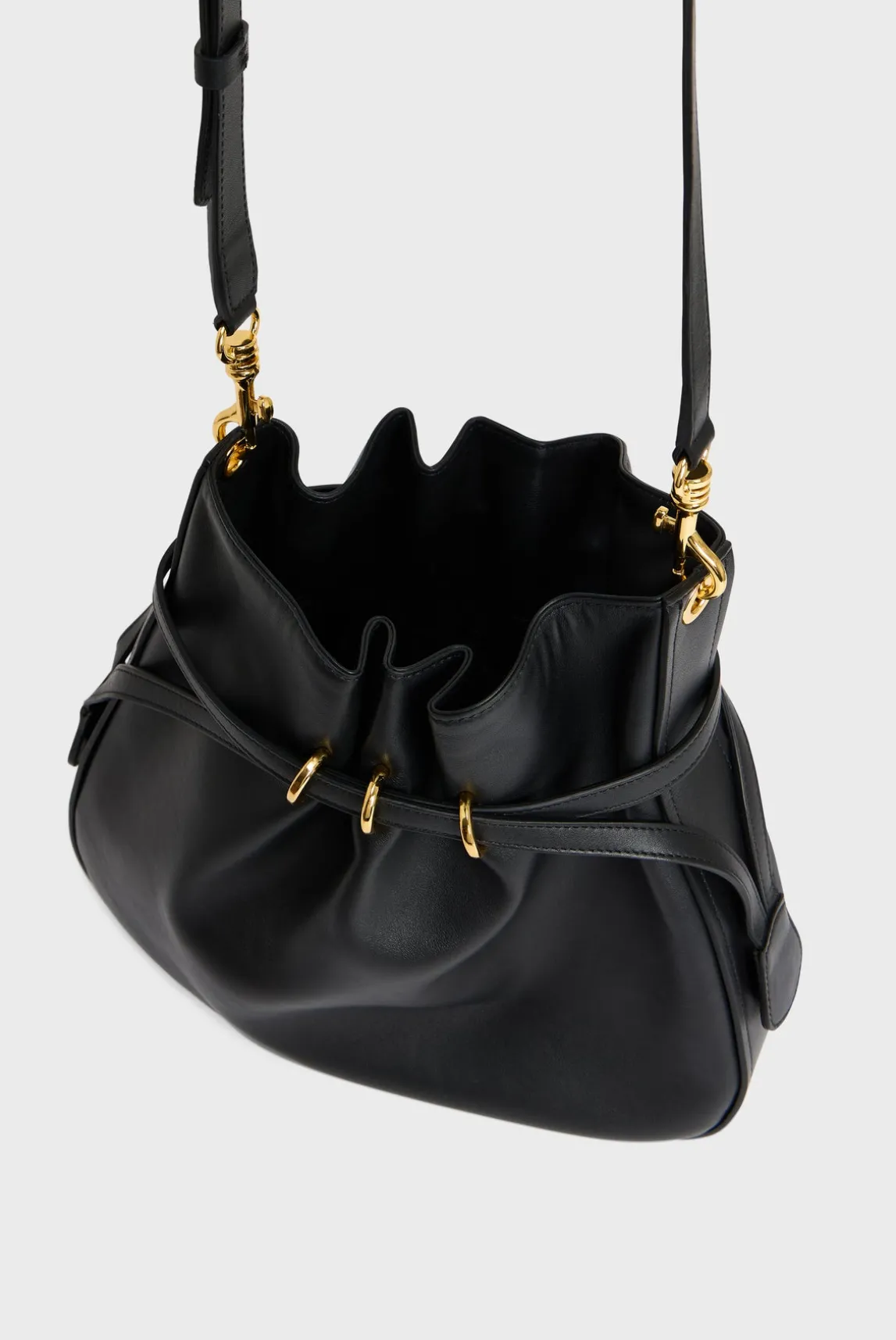 Bucket bag in leather - LE ROMY