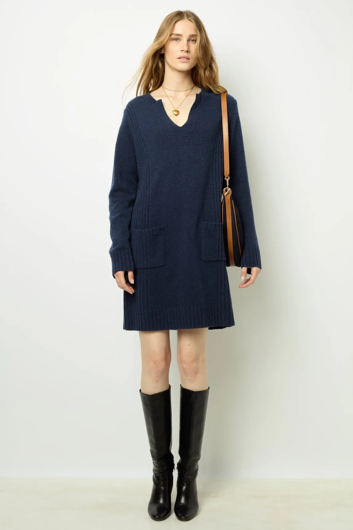 Half-moon bag in suede leather - LE SUZANNE