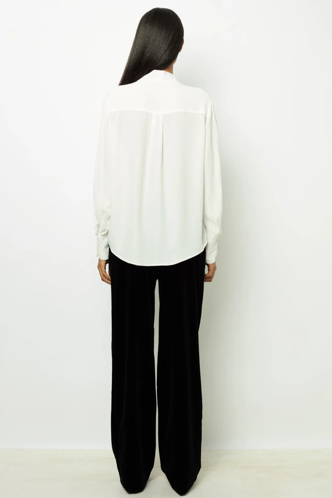 Pussy-bow collar blouse