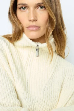 Truck neck swe
