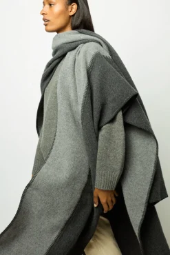 Two-tone poncho - DAMYNN