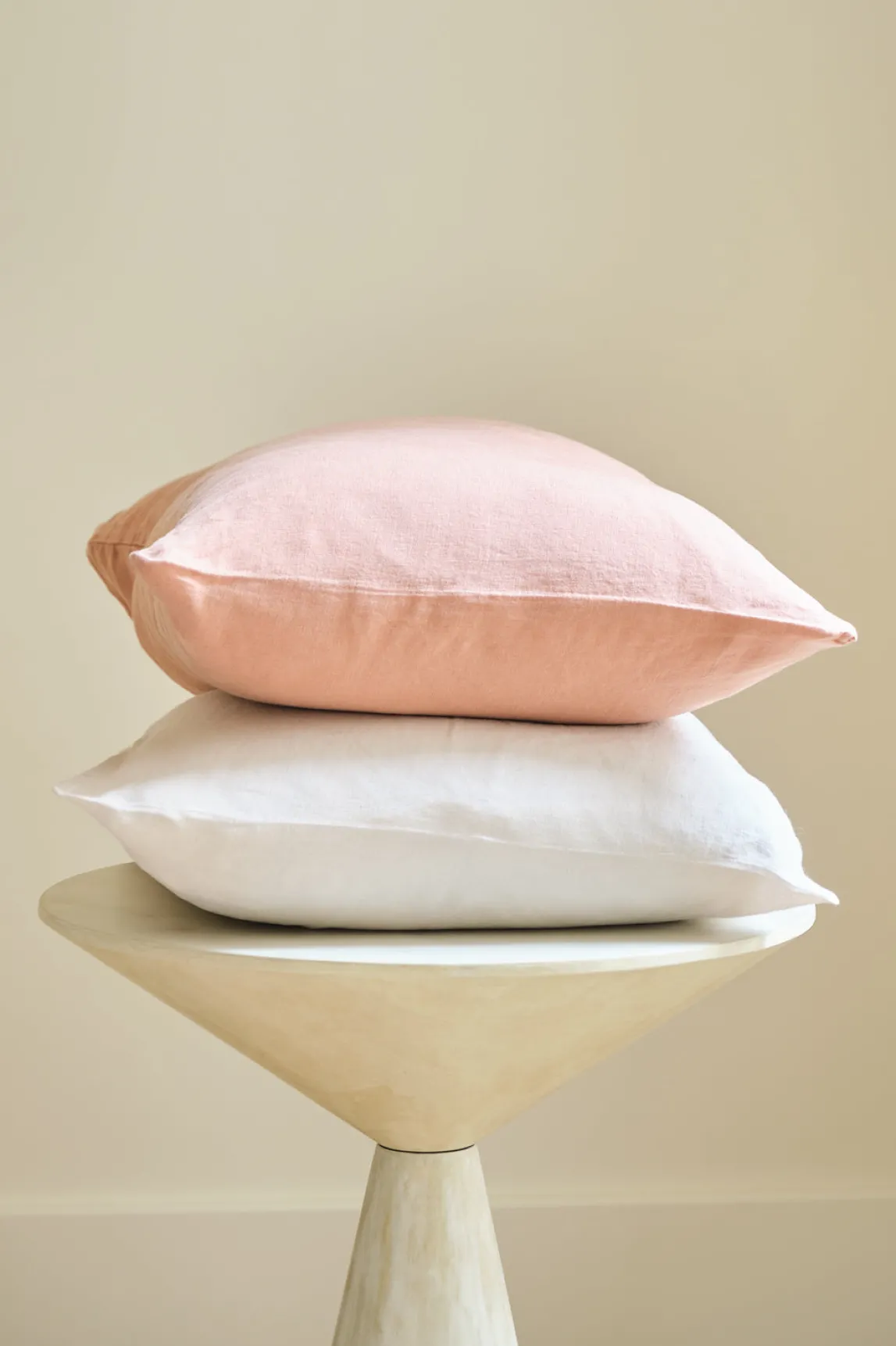 Washed linen pillowcase - white